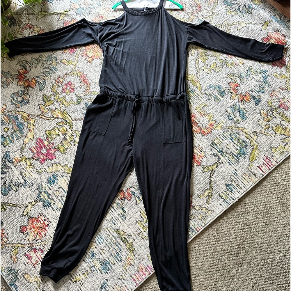 New York & Company black Jumpsuit Peekaboo Sleeves Zipper in Back